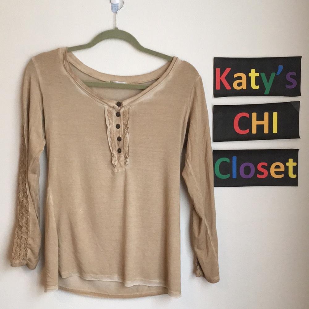 Witness Distressed Tan Top L